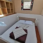 Apartment Terre De Super Besse